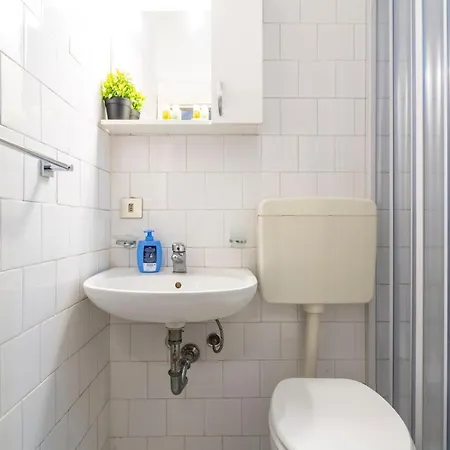 Apartment Porta Romana Studio By Flatscollection